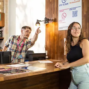 Urbany Bcn Go! Хостел Барселона